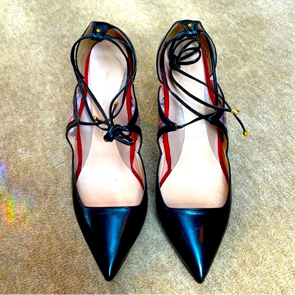 Sexy Enrico Cuini Lace Up Black and Gold Heels. Size 8. Great Condition.